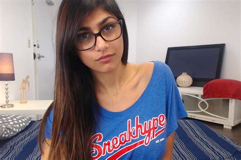 269 Mia Khalifa Photos & High Res。